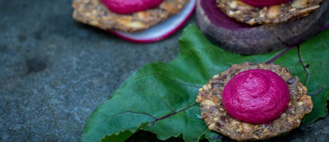 Beetroot Hummus snacks-1